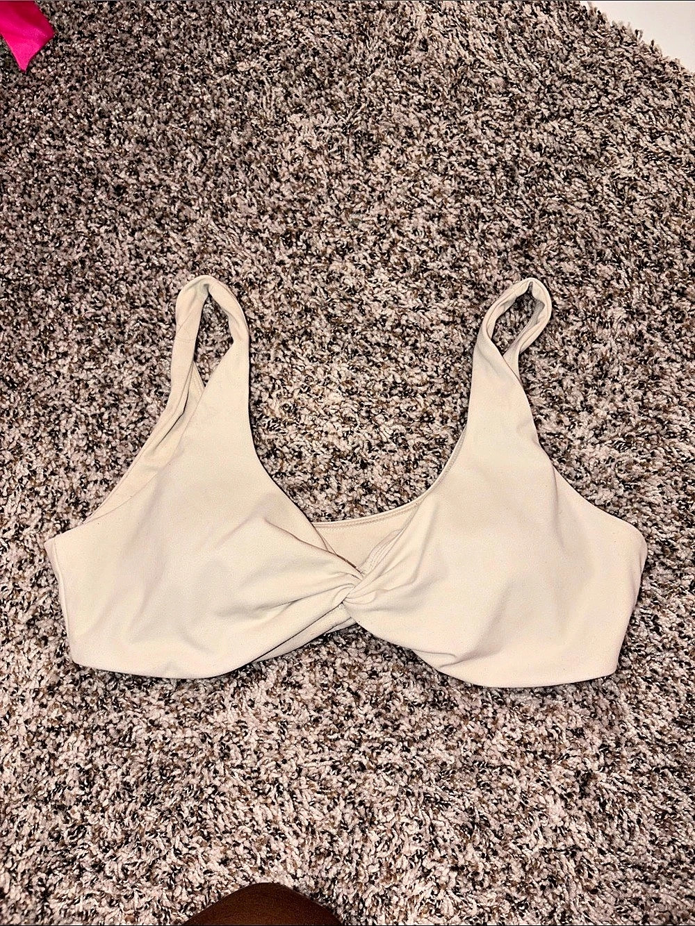 Buff bunny Twist Bandeau Cream